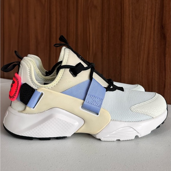 Nike Air Huarache City Low Size 7 - Picture 7 of 15